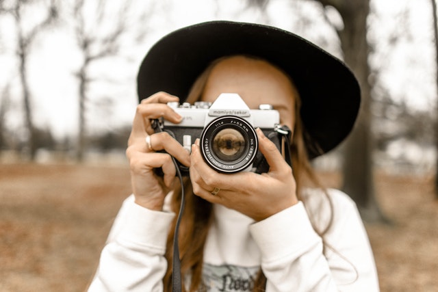 Rich results on Google SERP when searching for 'Professional camera'